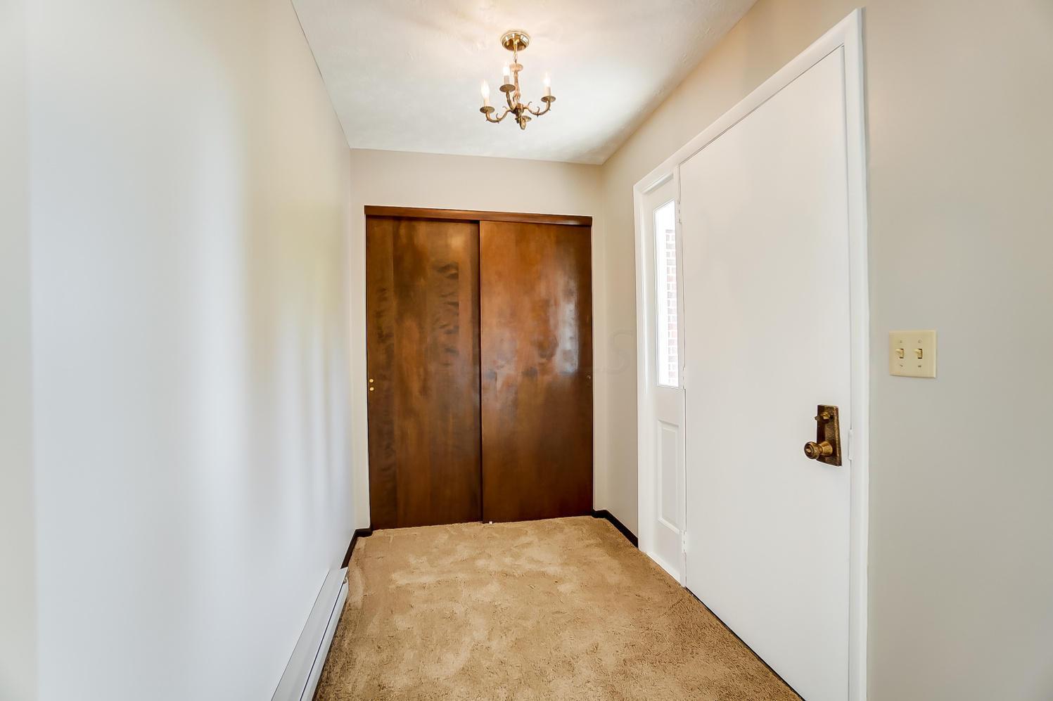 6060 Johnson Road Springfield, OH 45502 - Photo 5 of 53