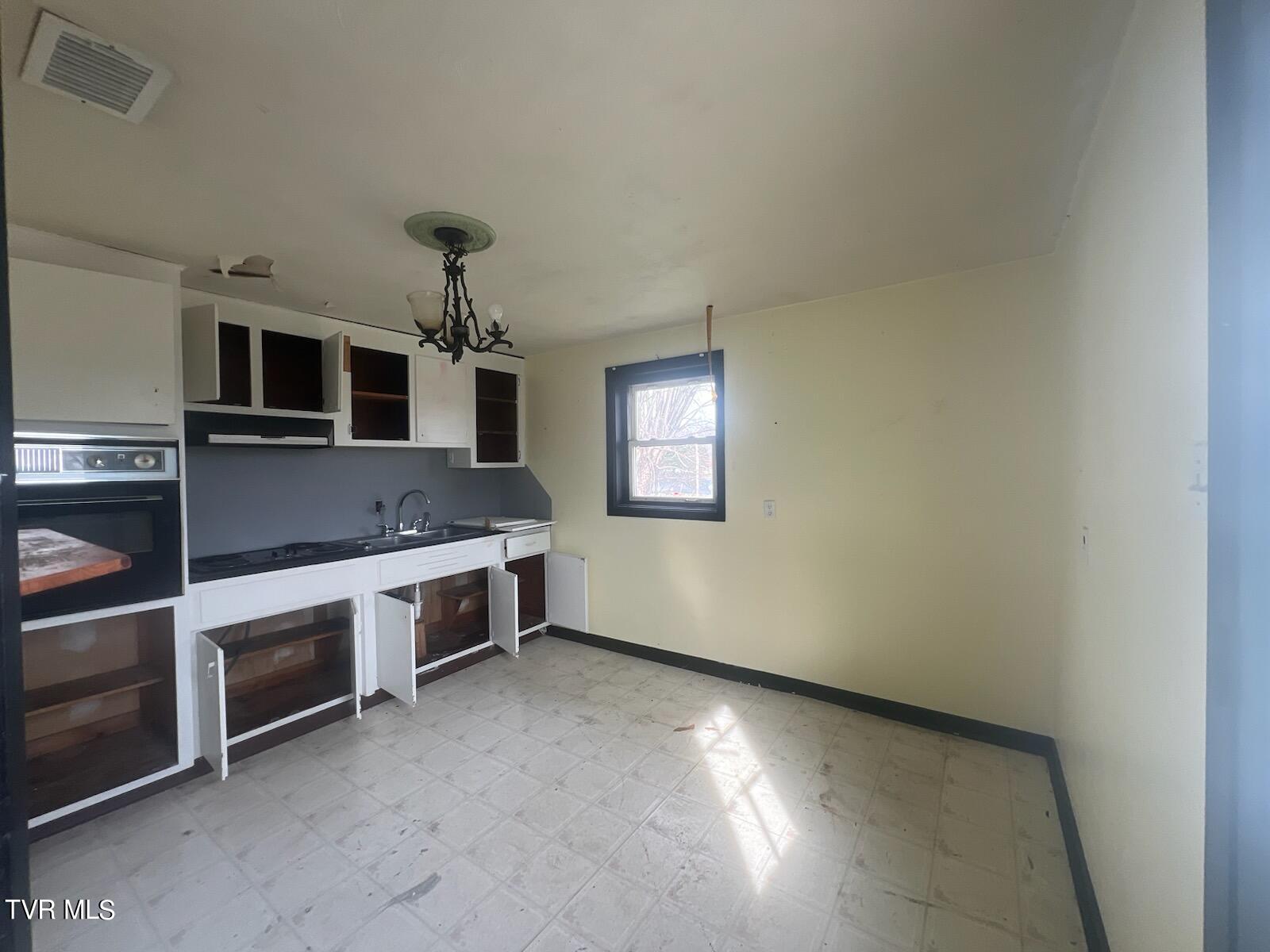 100 Fairfax Road Kingsport, TN 37660 - Photo 10 of 14 2712216970053760461