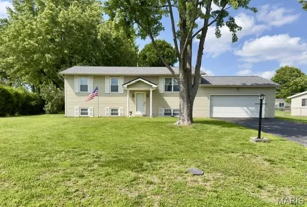 $275,000 | 5 Milky Way Drive, St. Charles, MO 63304