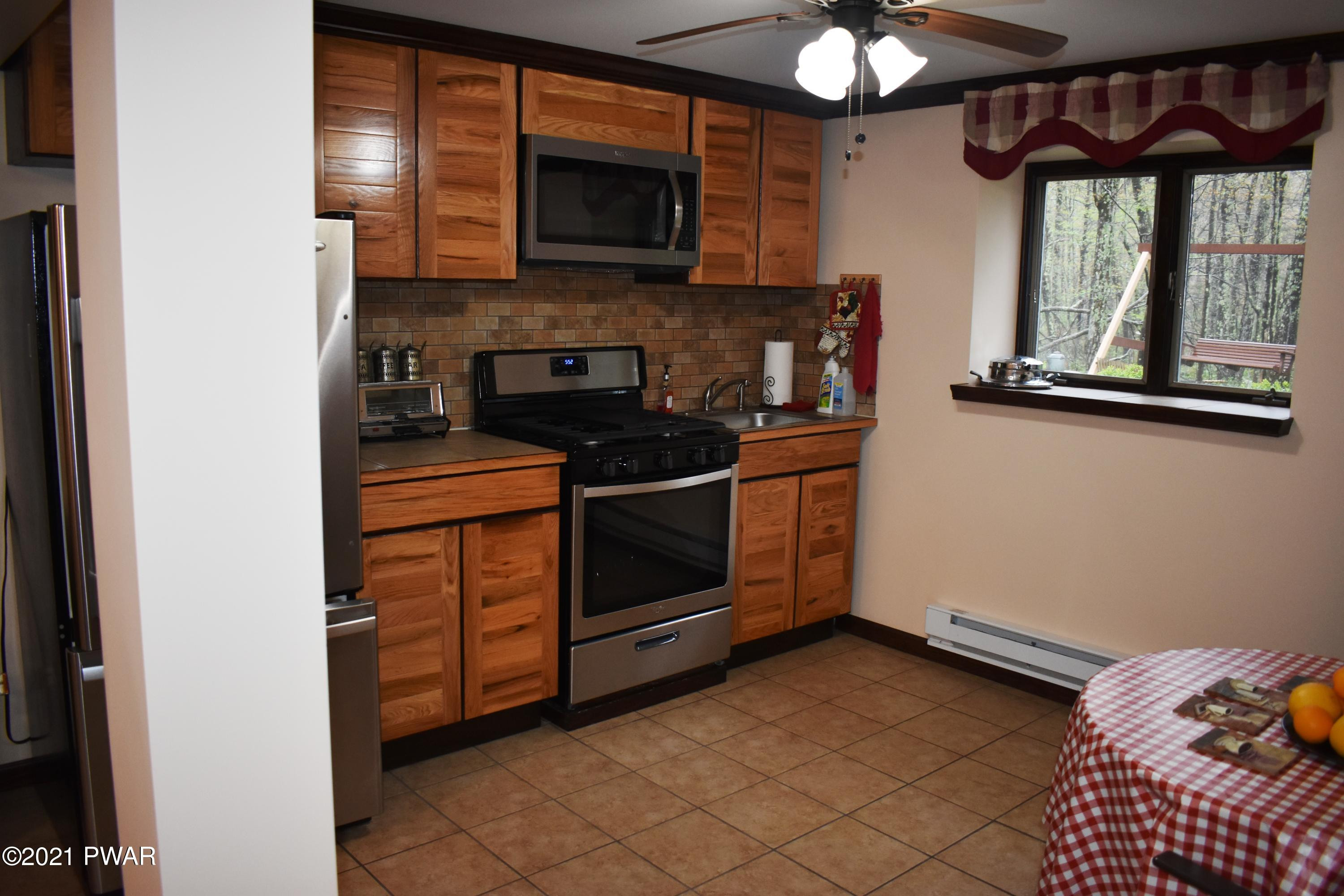 420 Maple Ridge Drive Hawley, PA 18428 - Photo 7 of 69 kitchen