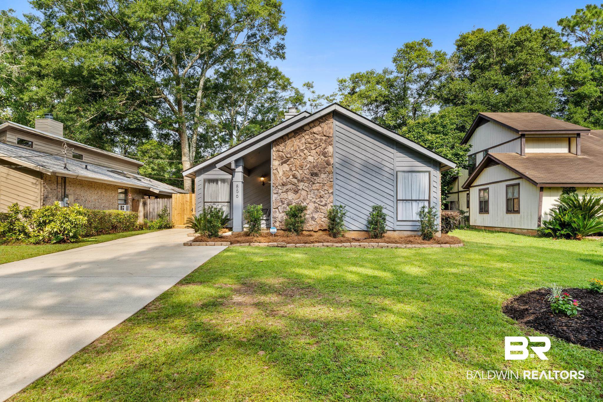 856 Pinemont Drive Mobile, AL 36609 - Photo 2 of 37