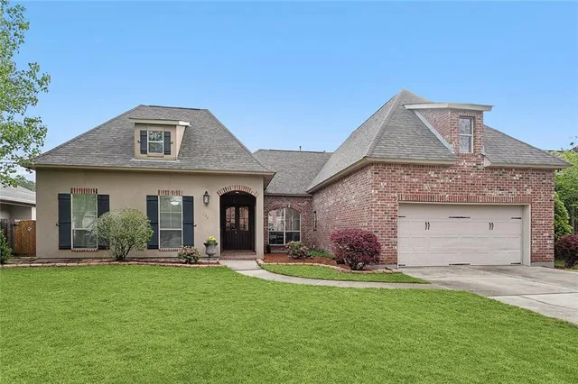 $595,000 | 372 Chateau Sonesta, Mandeville, LA 70471