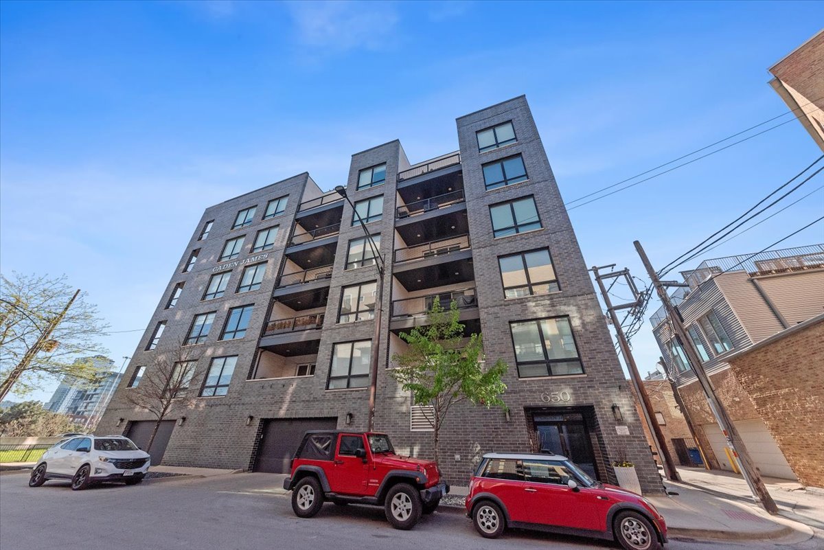 650 North Morgan Street, Unit 404 Chicago, IL 60642 - Photo 1 of 14
