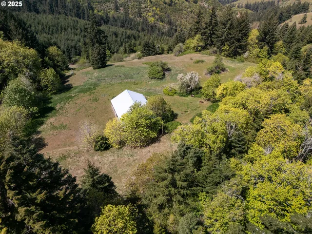 $975,000 | 59 Tunnel Road, White Salmon, WA 98672