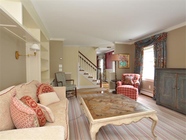 90 Glendale Road Needham, MA 02492 - Photo 4 of 23
