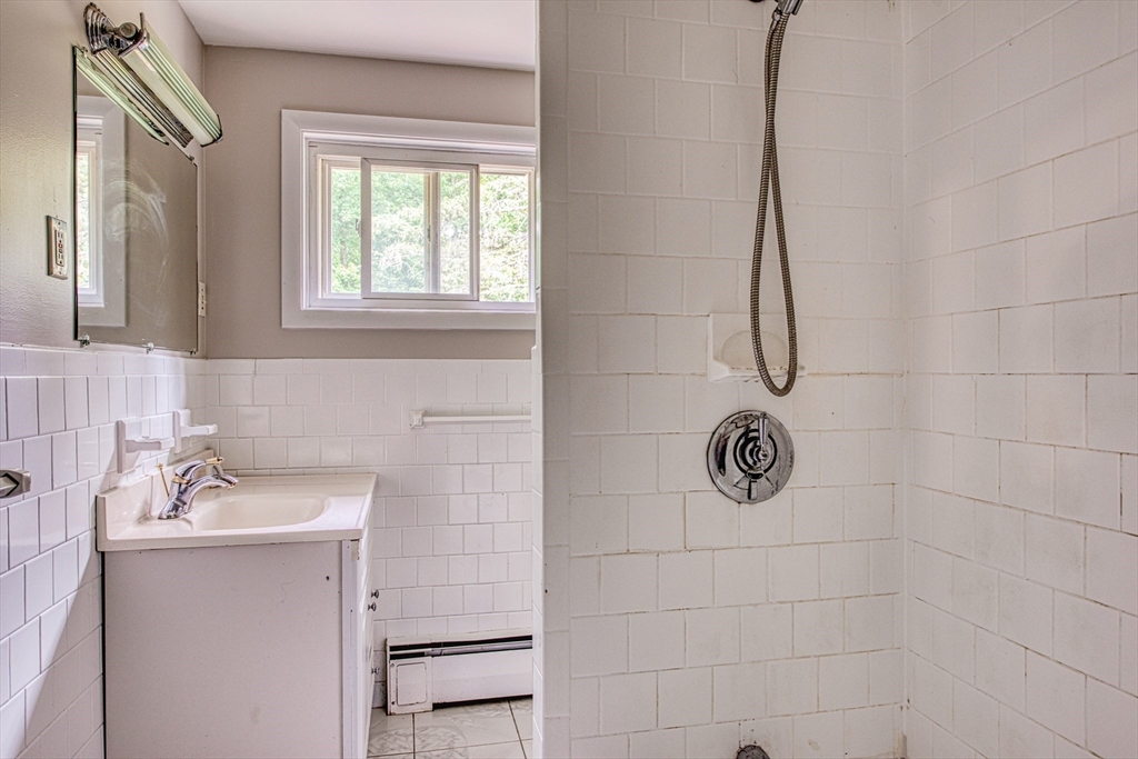 7 Laurel Road Sharon, MA 02067 - Photo 13 of 31