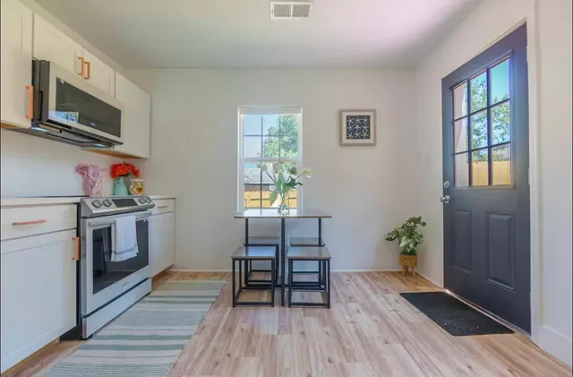 $299,900 | 84 North Holmes Street, Memphis, TN 38111