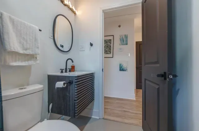 $299,900 | 84 North Holmes Street, Memphis, TN 38111