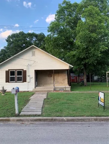 $1,600 | 1001 South 27th Street, Corsicana, TX 75110