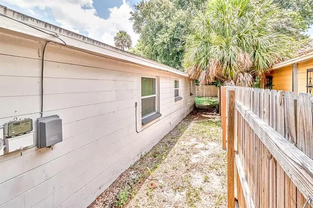 $2,700 | 2804 North 33rd Street, Tampa, FL 33605