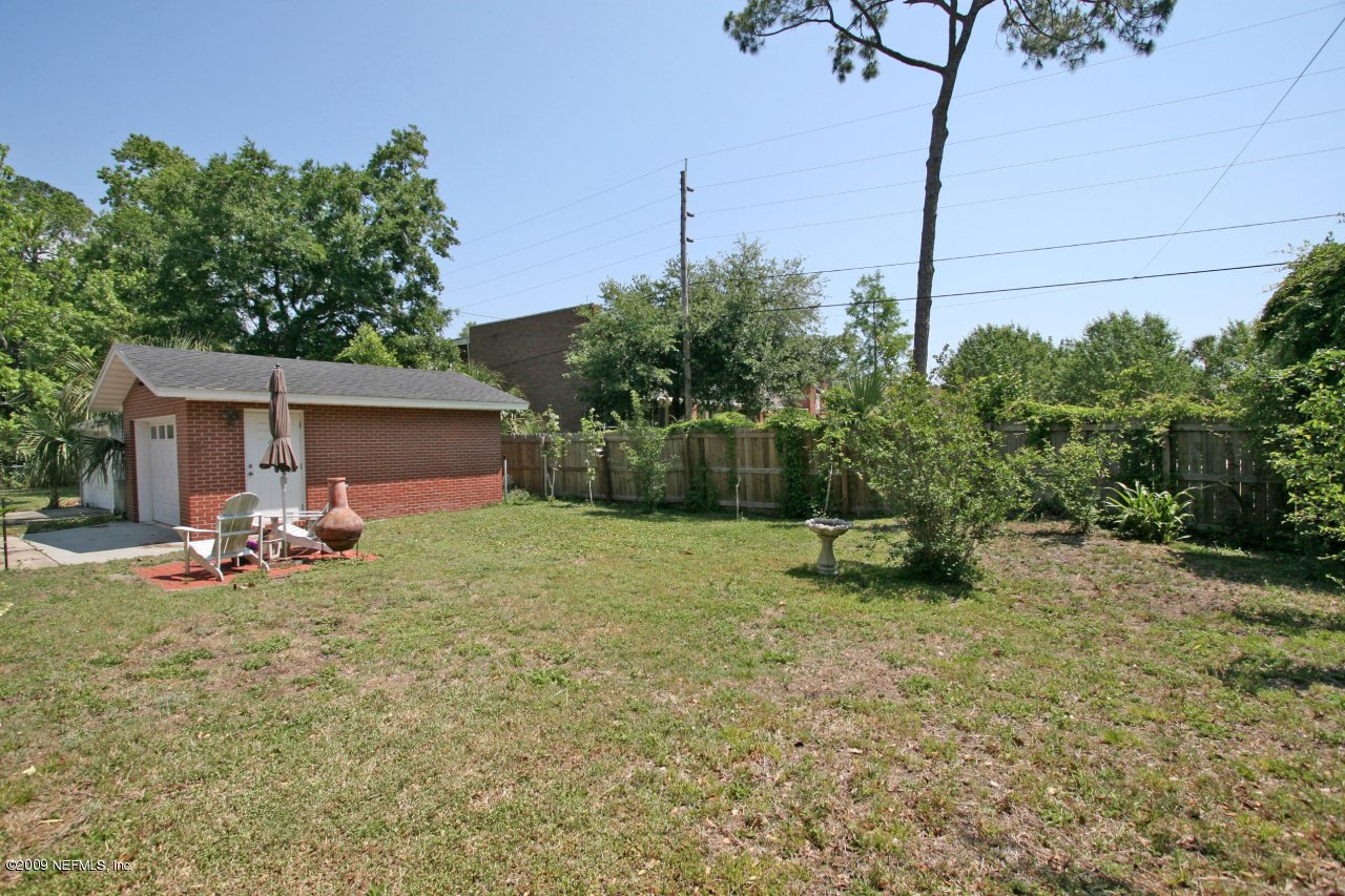 1063 Old Hickory Road Jacksonville, FL 32207 - Photo 11 of 12 Backyard