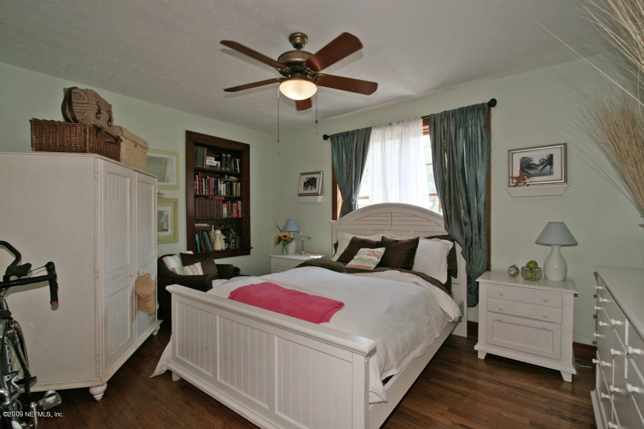 1063 Old Hickory Road Jacksonville, FL 32207 - Photo 8 of 12 Bedroom 1