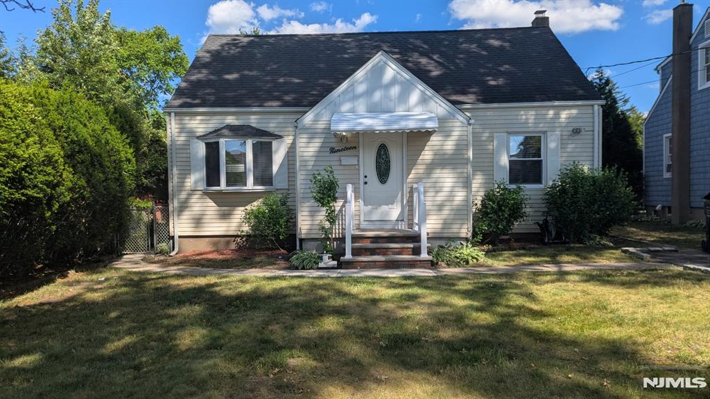 19 Bryant Street Paramus, NJ 07652 - Photo 2 of 19