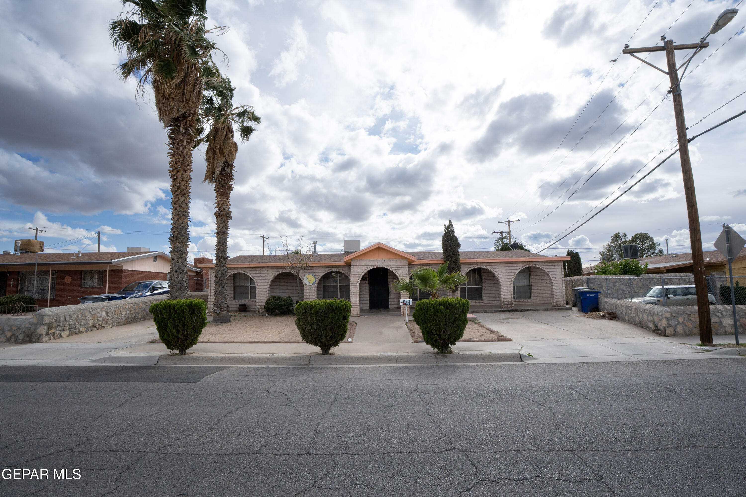 8144 Burnham Road El Paso, TX 79907 - Photo 3 of 40 24-DSC02238