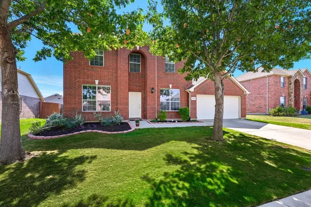 $399,900 | 1209 Beau Jake Court, Fort Worth, TX 76052