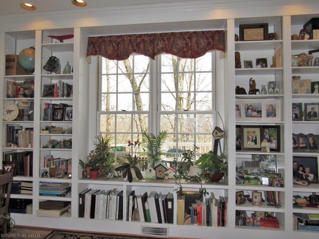 1450 Falcon Ridge Road Blacksburg, VA 24060 - Photo 34 of 66 Gallery Image 34