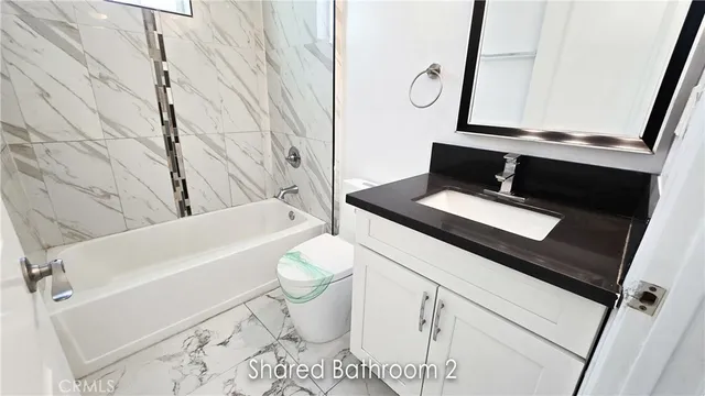 $4,200 | 132 East 104th Street, Los Angeles, CA 90003