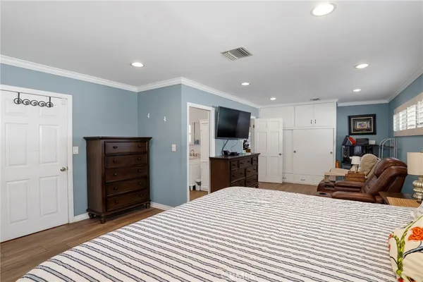 $950,000 | 6475 Turnergrove Drive, Lakewood, CA 90713