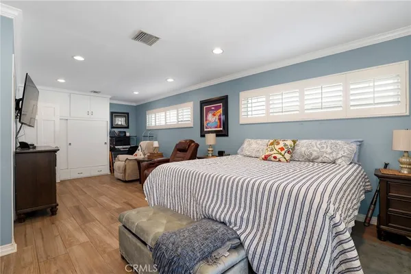 $950,000 | 6475 Turnergrove Drive, Lakewood, CA 90713
