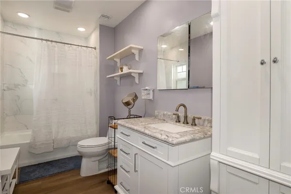 $950,000 | 6475 Turnergrove Drive, Lakewood, CA 90713