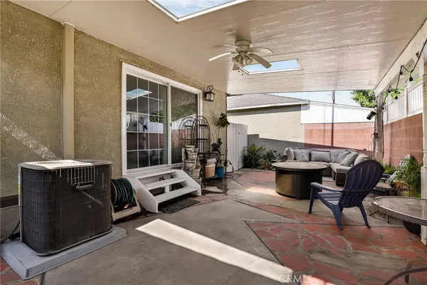 $950,000 | 6475 Turnergrove Drive, Lakewood, CA 90713