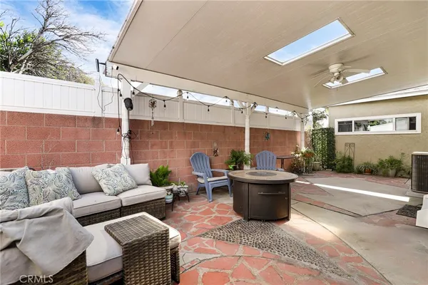 $950,000 | 6475 Turnergrove Drive, Lakewood, CA 90713