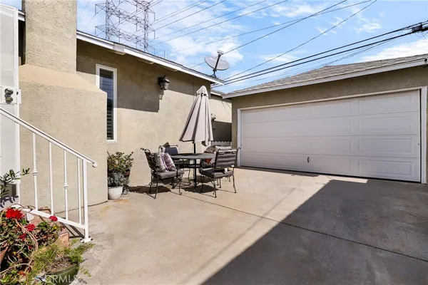 $950,000 | 6475 Turnergrove Drive, Lakewood, CA 90713
