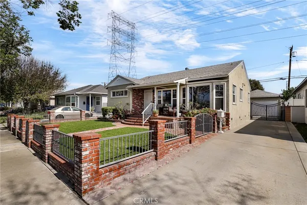 $950,000 | 6475 Turnergrove Drive, Lakewood, CA 90713