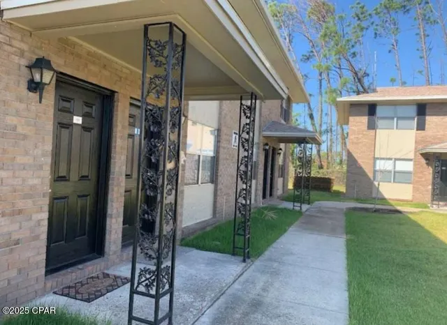 $1,395 | 1600 Florida Avenue, Lynn Haven, FL 32444