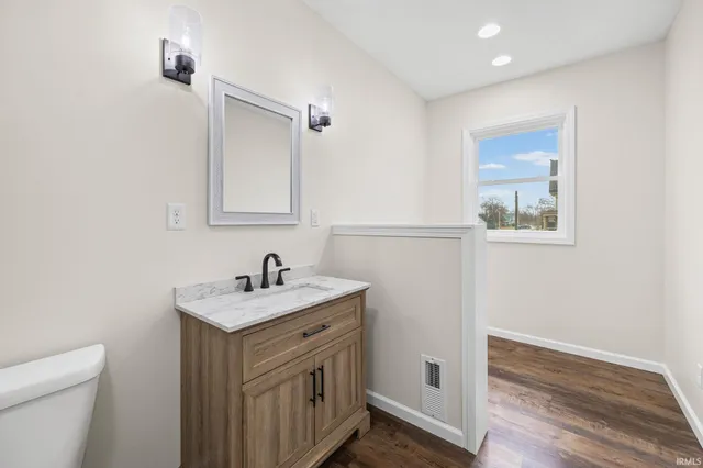 $275,000 | 102 South Sheets Street, Oxford, IN 47971