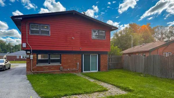 $328,000 | 3125 West Whipple Drive, Merrionette Park, IL 60803