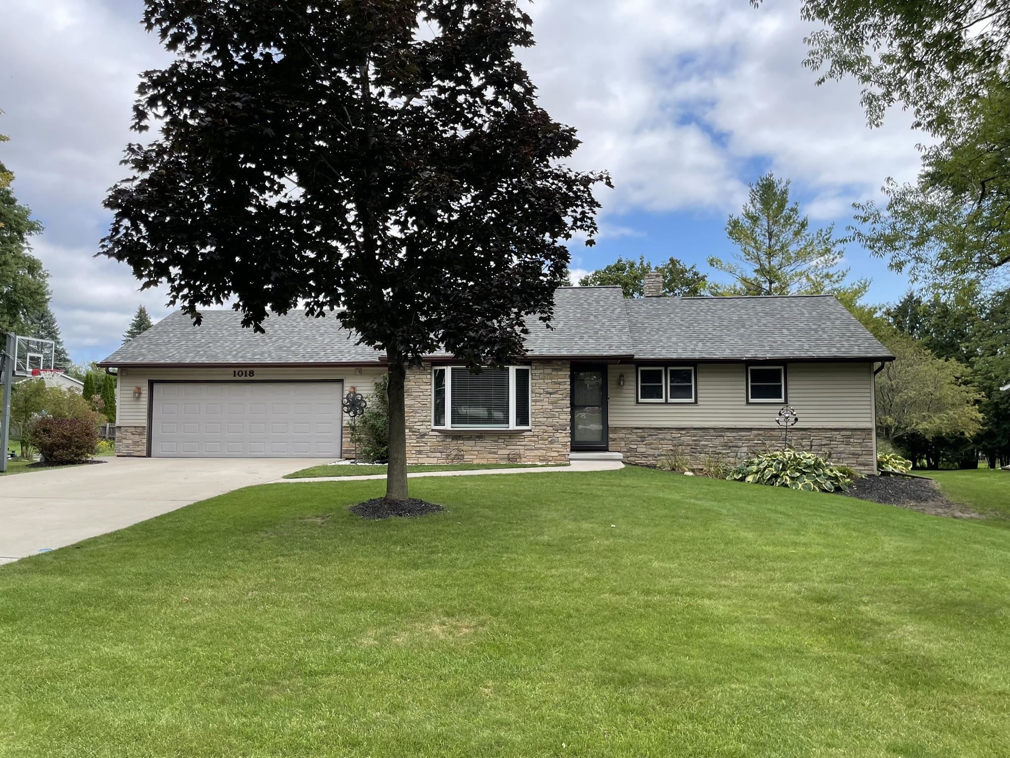 1018 Rogues Way Green Bay, WI 54313 - Photo 1 of 1