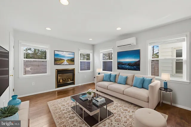 $4,000 | 5402 South 12th Street South, Arlington, VA 22204