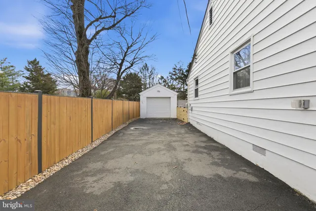 $4,000 | 5402 South 12th Street South, Arlington, VA 22204