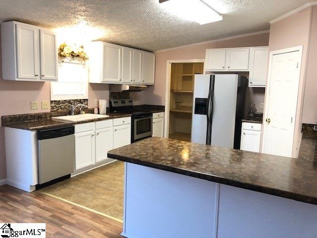 181 Davis Road Easley, SC 29640 - Photo 3 of 18