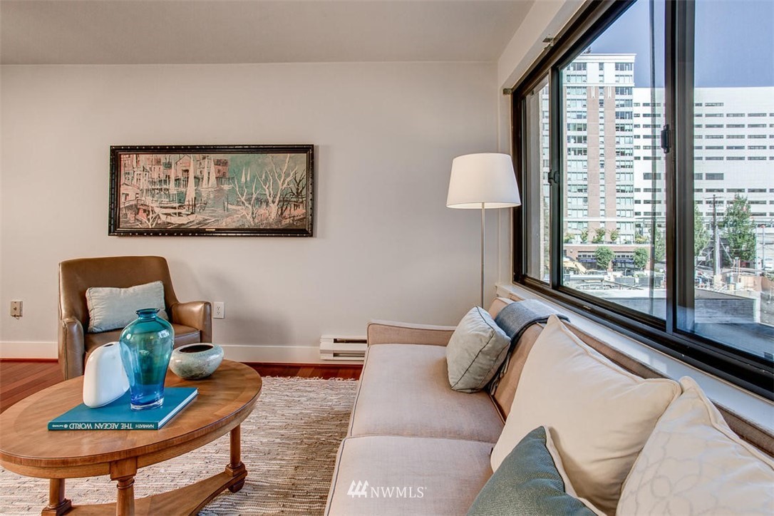1105 Spring Street, Unit 401 Seattle, WA 98104 - Photo 4 of 15