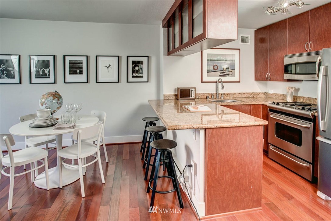 1105 Spring Street, Unit 401 Seattle, WA 98104 - Photo 8 of 15