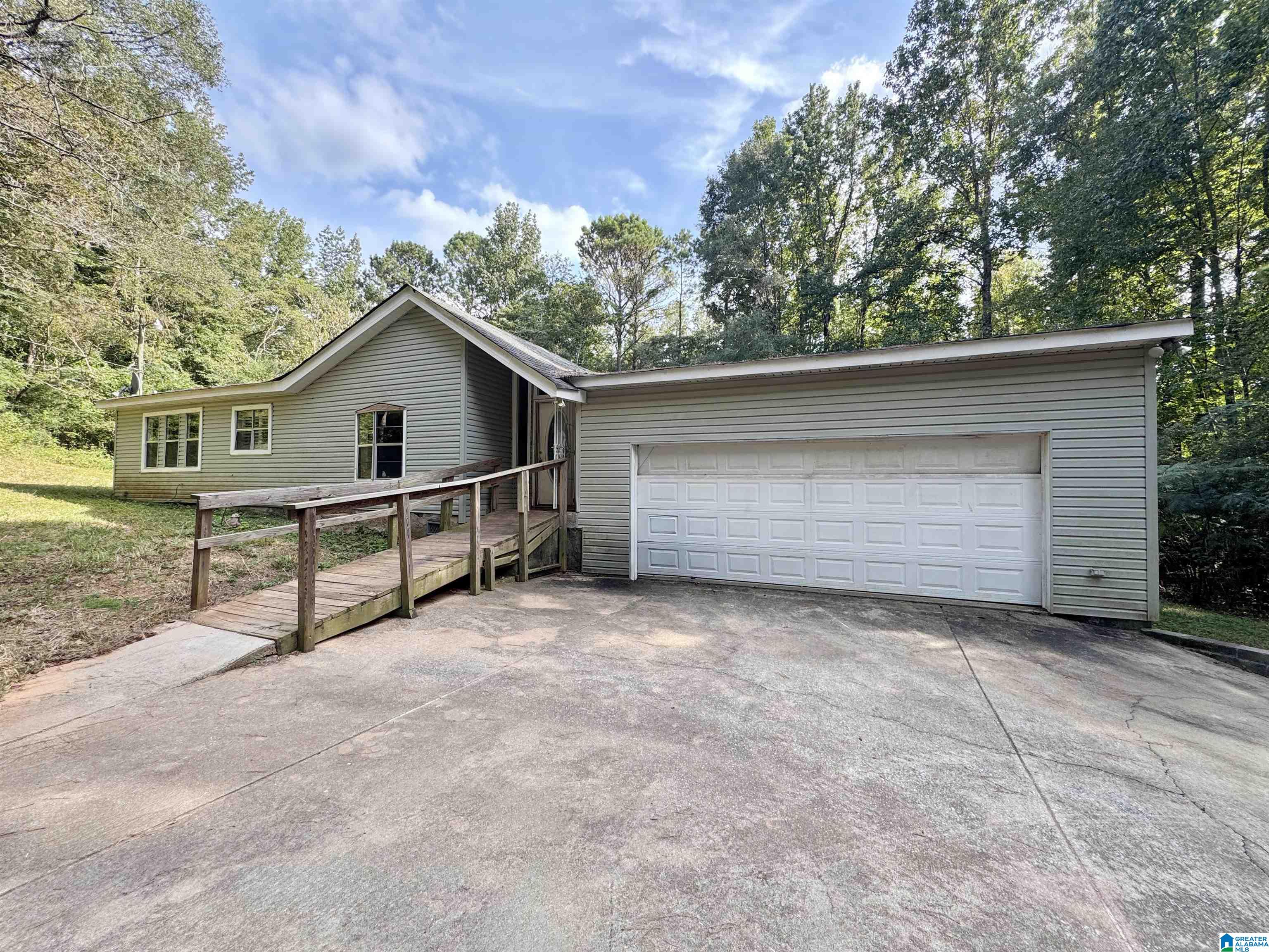 276 Overbrook Circle Sylacauga, AL 35150 - Photo 1 of 9