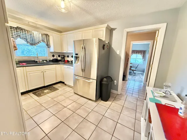 $159,900 | 156 Holmes Street, Jonesville, VA 24263