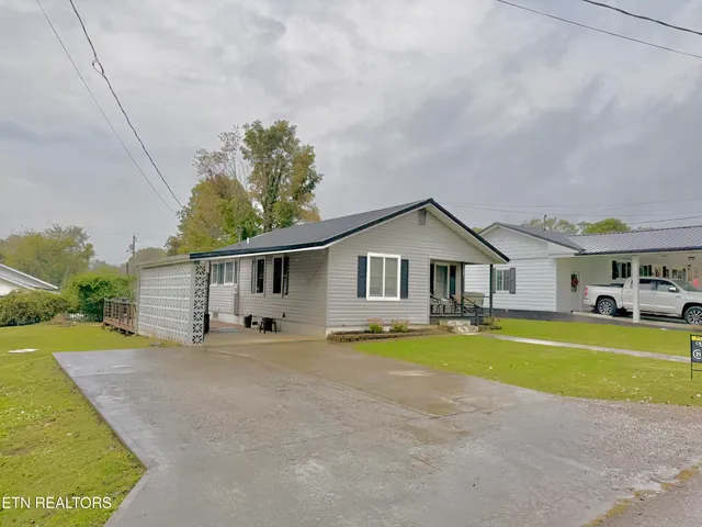 $159,900 | 156 Holmes Street, Jonesville, VA 24263