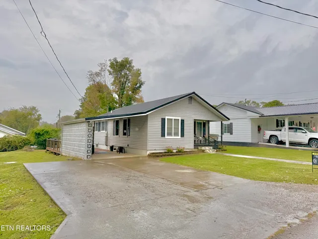 $159,900 | 156 Holmes Street, Jonesville, VA 24263