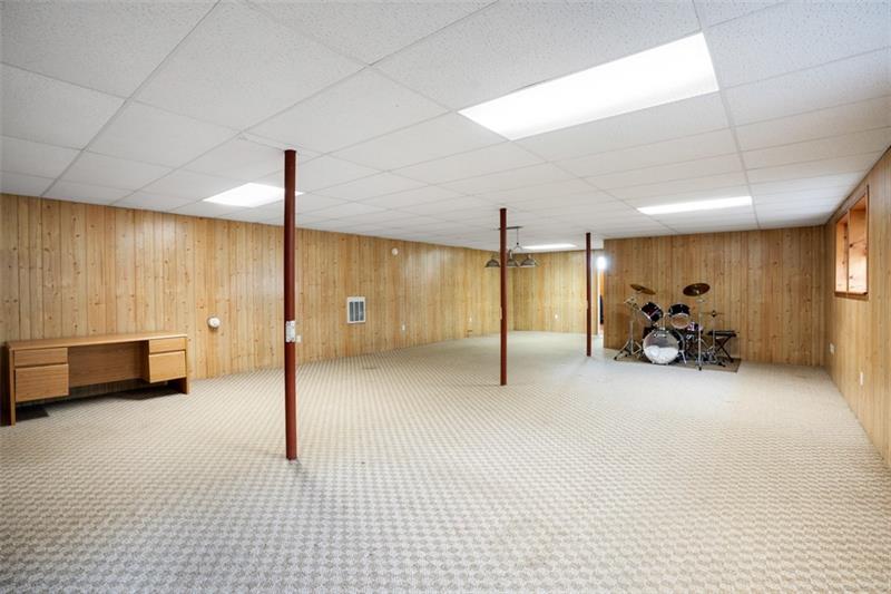1000 Shady Lane Road Pulaski, PA 16143 - Photo 16 of 19 Gallery Image 16