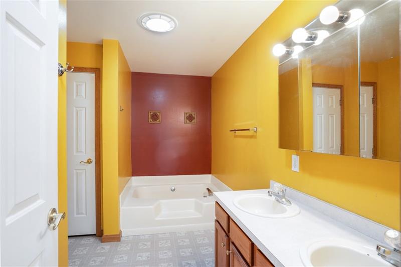 1000 Shady Lane Road Pulaski, PA 16143 - Photo 10 of 19 Gallery Image 10
