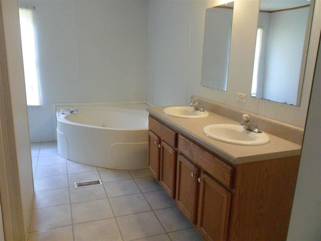 512 Cooley Bridge Road Pelzer, SC 29669 - Photo 10 of 21
