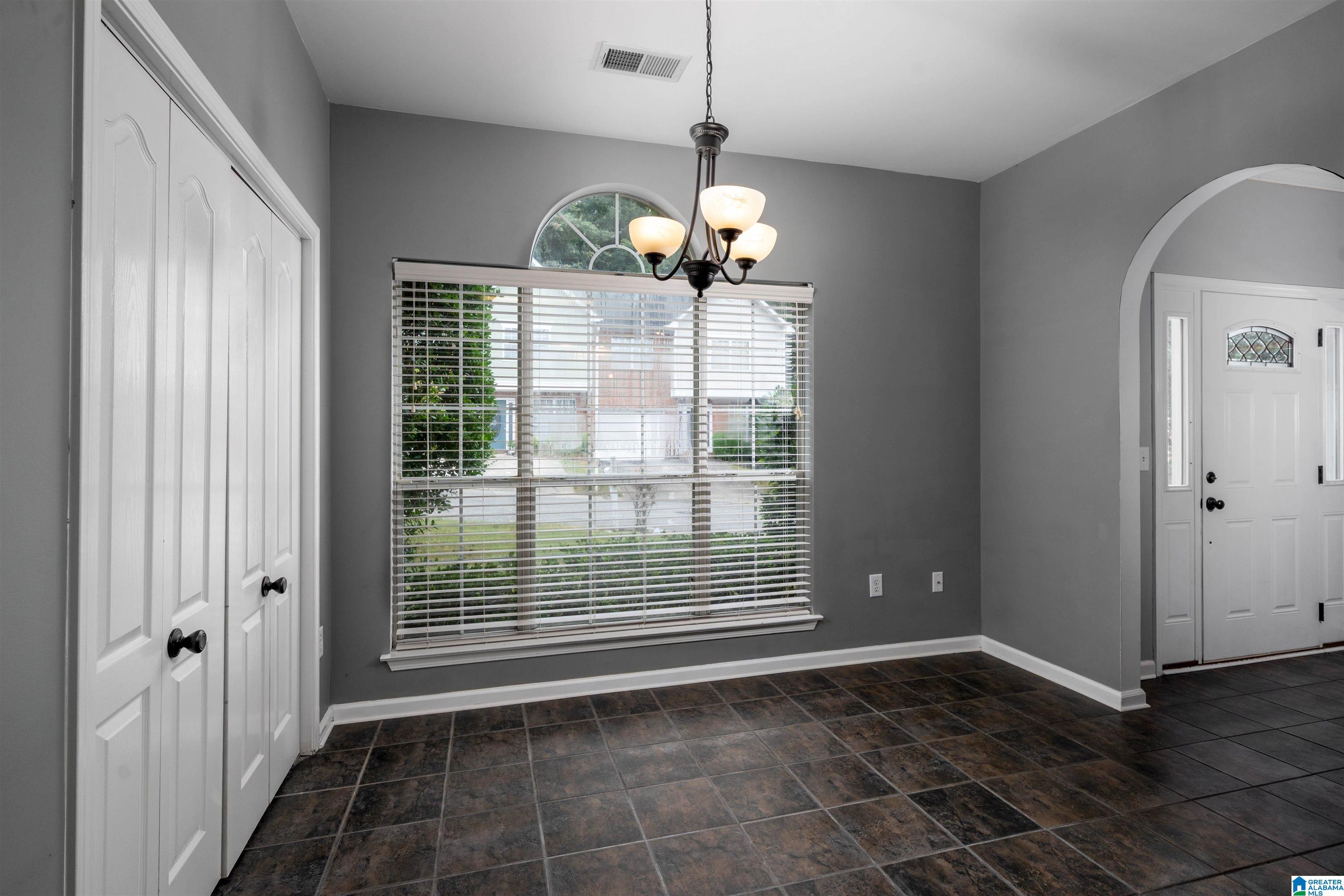 111 Windsor Ridge Drive Pelham, AL 35124 - Photo 13 of 39
