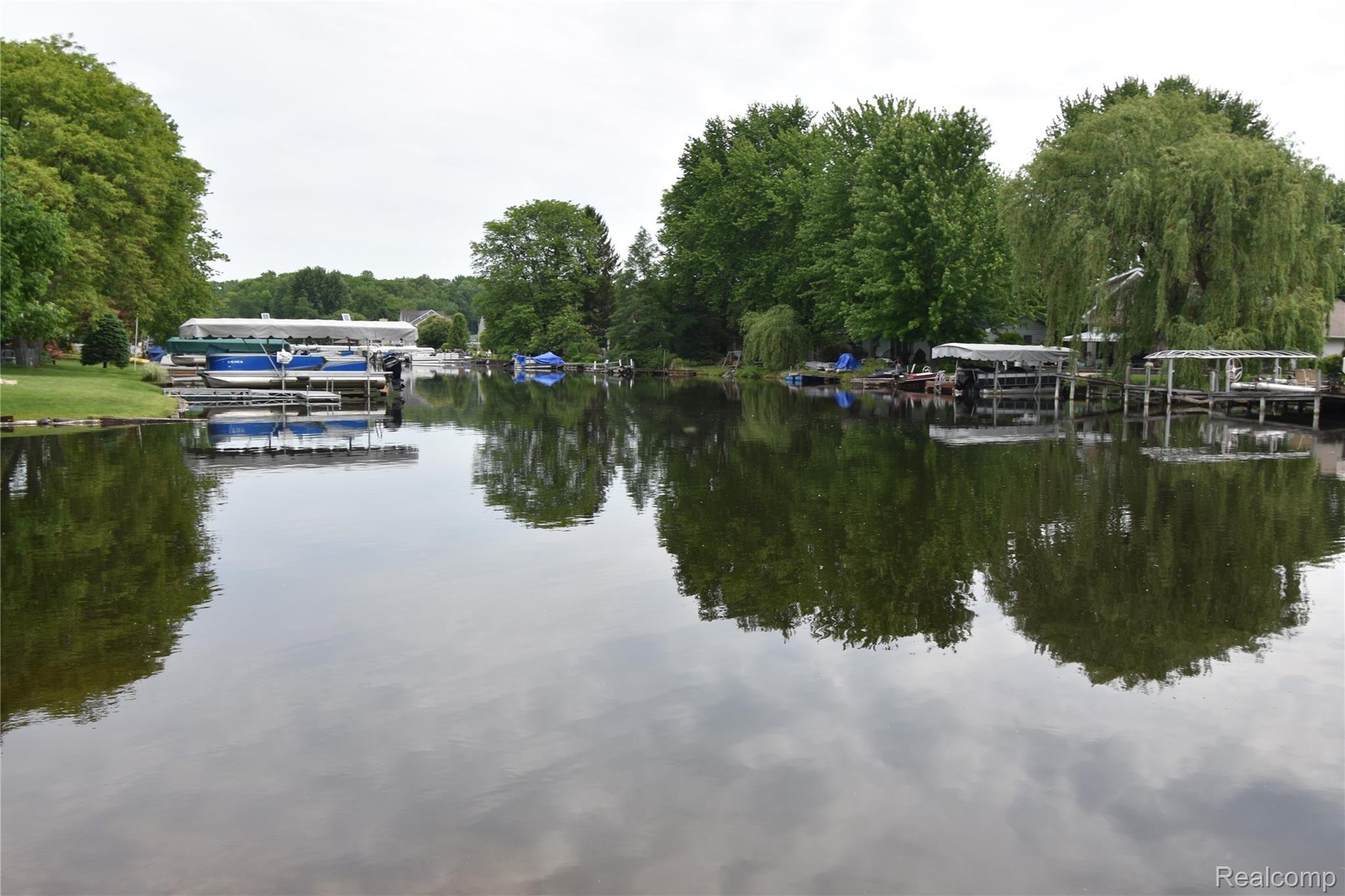 2 CANAL FRONT.JPG