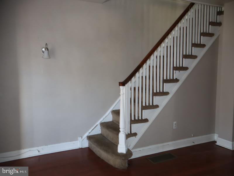 7330 Sommers Road Philadelphia, PA 19138 - Photo 12 of 30 a view of entryway