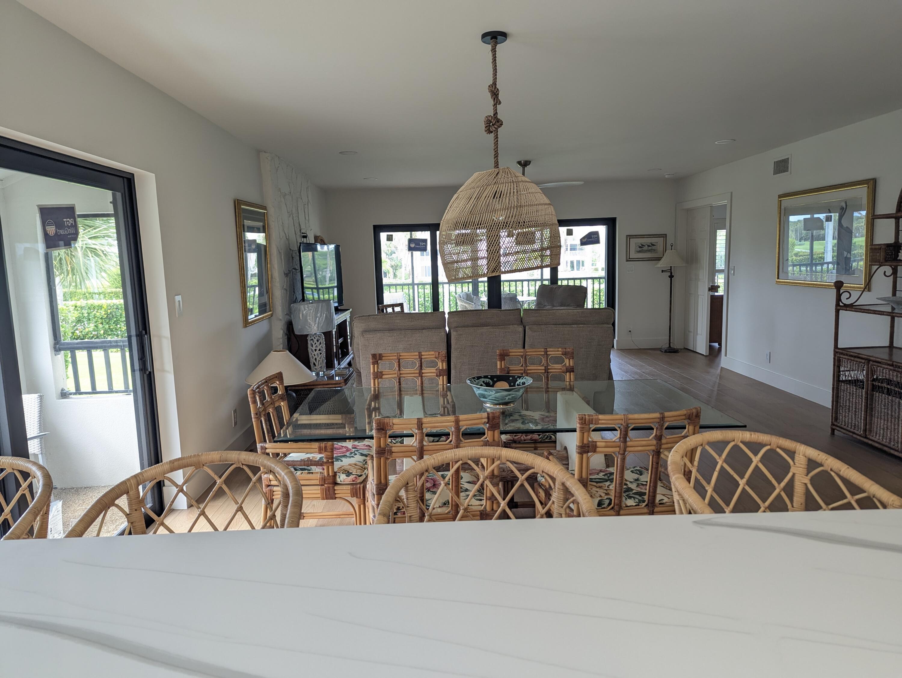 404 Clubhouse Circle Jupiter, FL 33477 - Photo 8 of 20 a living room with furniture