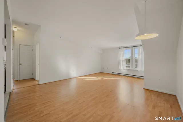 $174,900 | 82 Sunset Street, Unit 73, Waterford, CT 06385