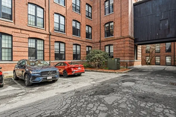 $729,000 | 144 Moody Street, Unit 21, Waltham, MA 02453